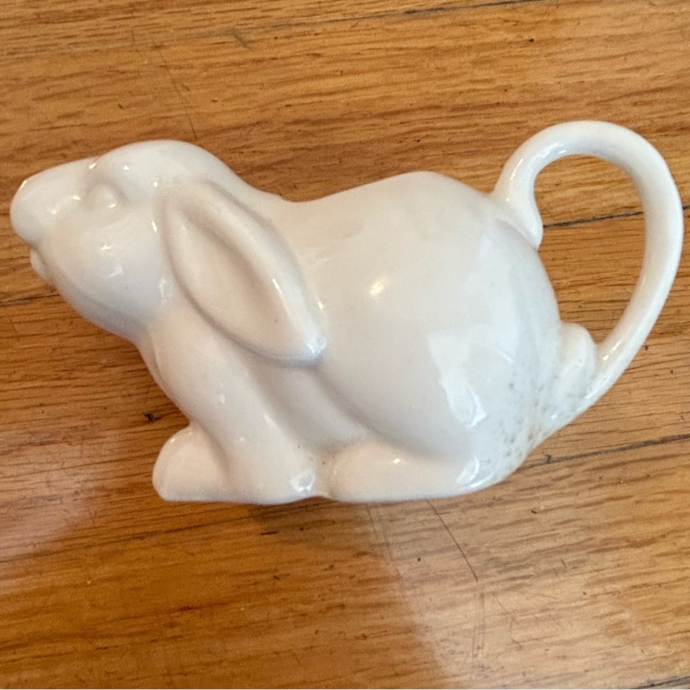 Adorable vintage bunny saucer by two’s company #twoscompany